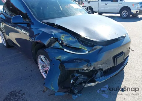 2020 Tesla Model Y Long Range Dual Motor All-Wheel Drive z USA, uszkodzony, nr VIN 5YJYGDEE8LF053738